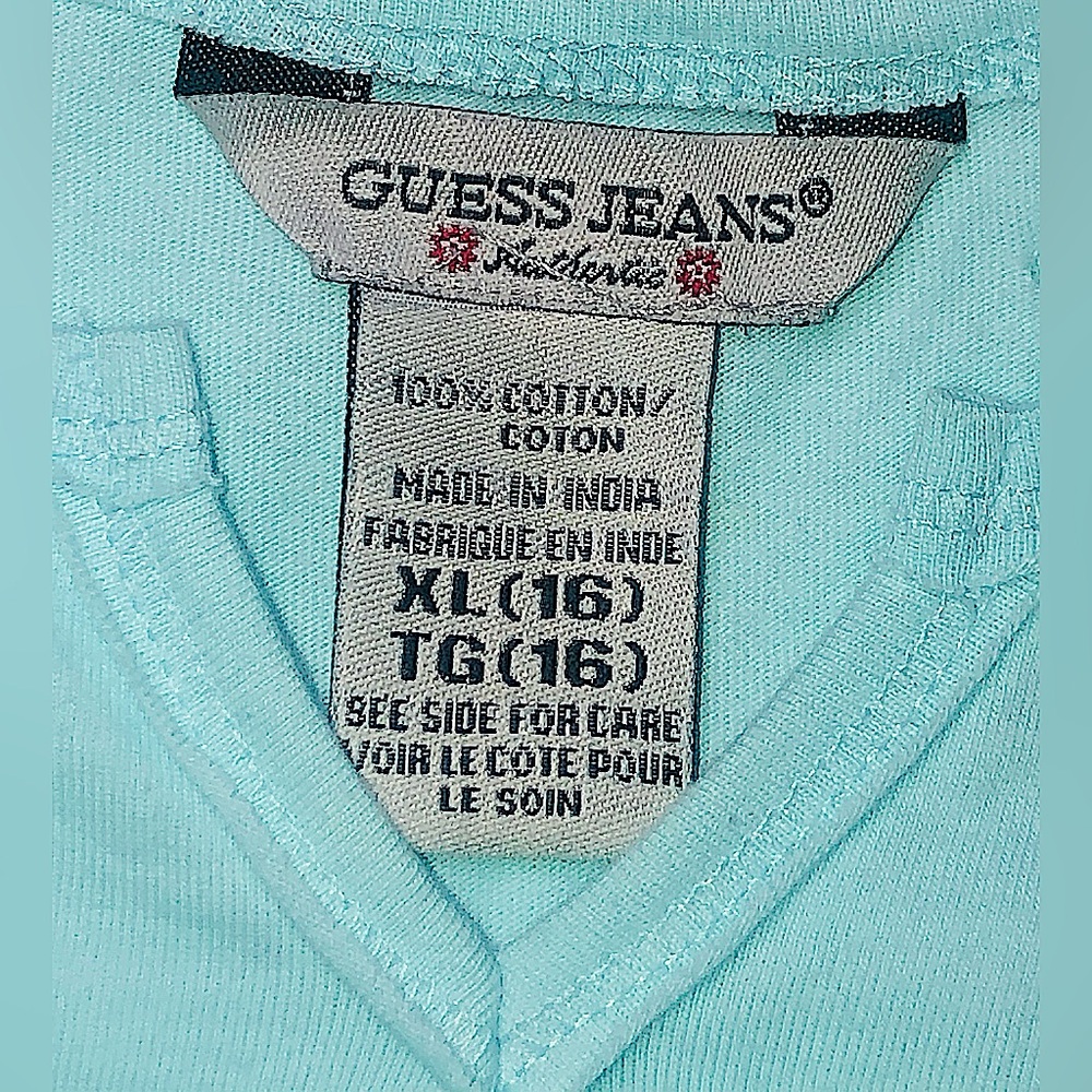 Guess - Picture 3 of 8